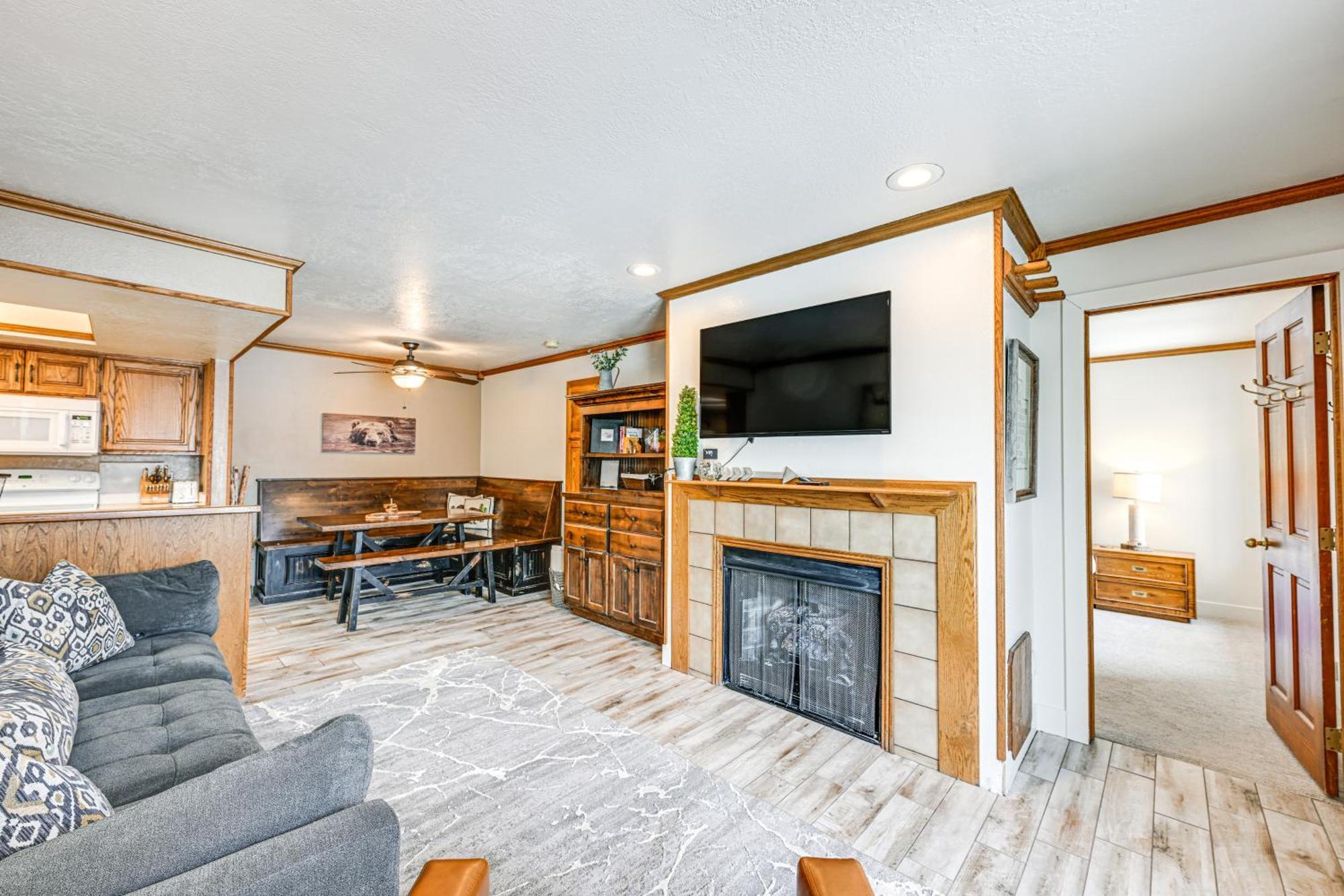 Brian Head Condo With Pool Access - Steps To Resort! Exterior photo